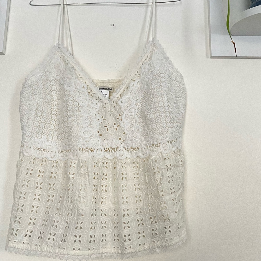 Abercrombie & Fitch • All Over Lace Cami